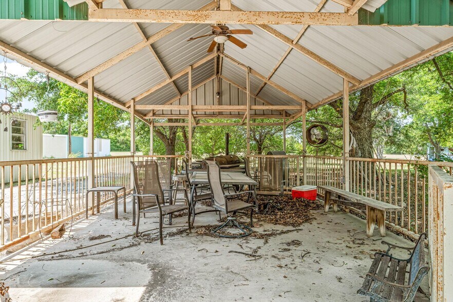 More Photos Of 14330 S Highway 281, Santo Trailer Camper Park For Sale