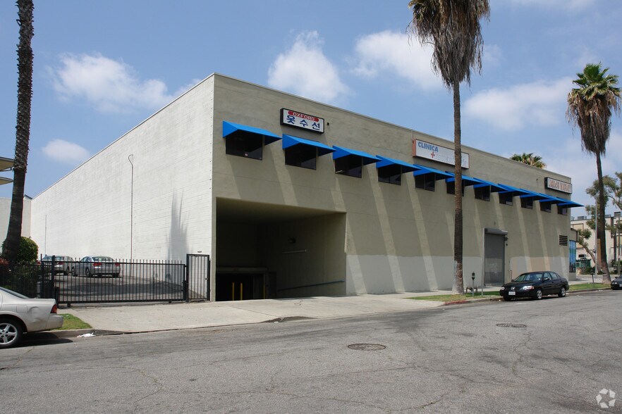 More Photos Of 3500-3548 W 8th St, Los Angeles Unknown For Lease