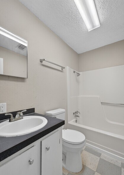 More Photos Of 505 Bub Hayner Rd, Karnack Apartments For Sale