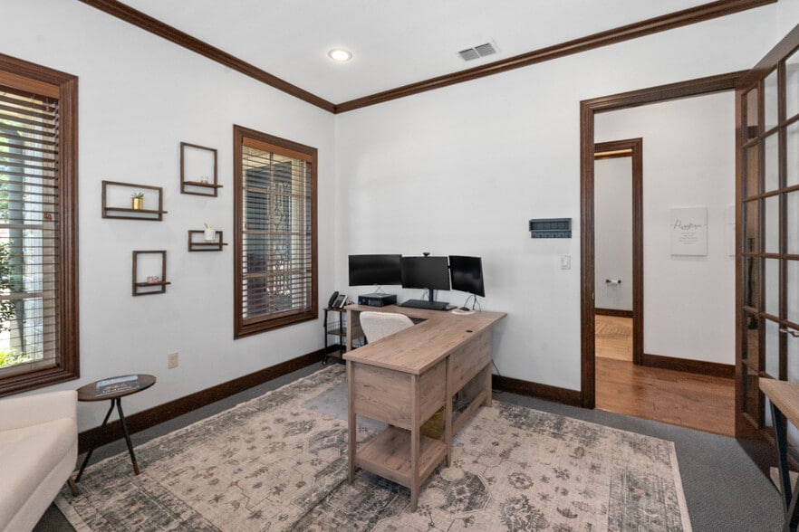 More Photos Of 6115 New Copeland Rd, Tyler Medical For Sale
