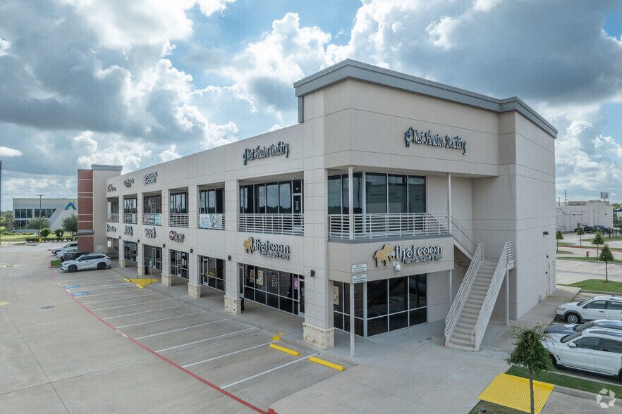 More Photos Of 1227 Grand West Blvd, Katy Storefront For Sale
