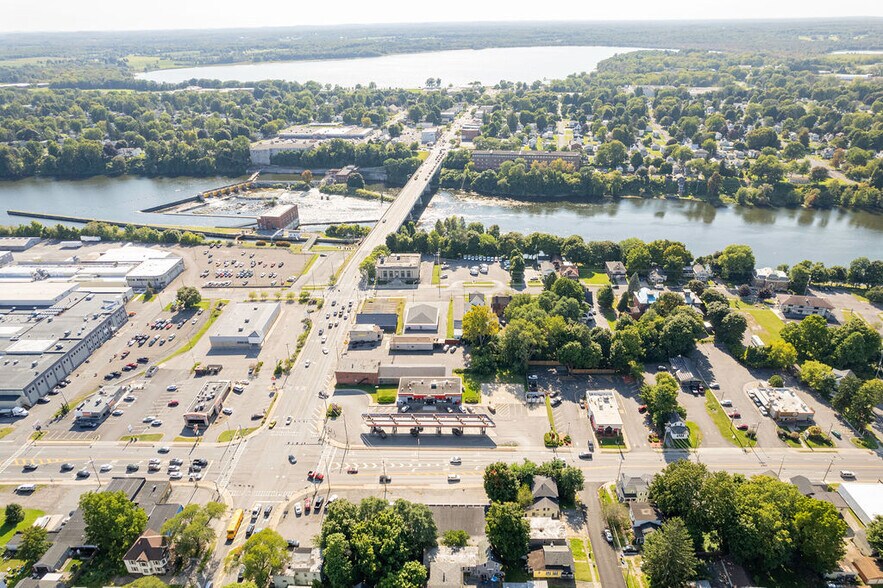 More Photos Of 203 E Broadway, Fulton Storefront Retail Office For Sale