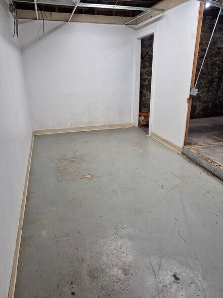 More Photos Of 2925-2931 Fairfield Ave, Bridgeport Office For Lease