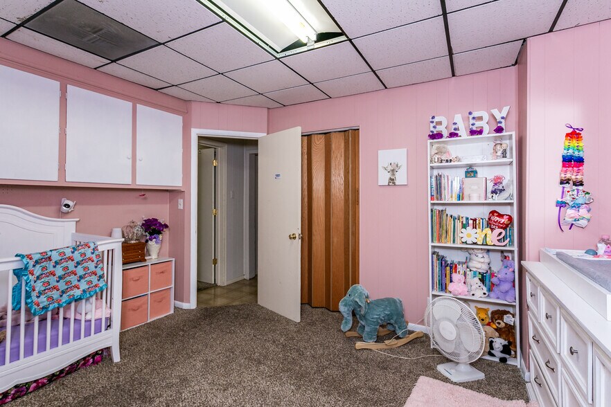 More Photos Of 105 S Jefferson St, Millstadt Storefront For Sale