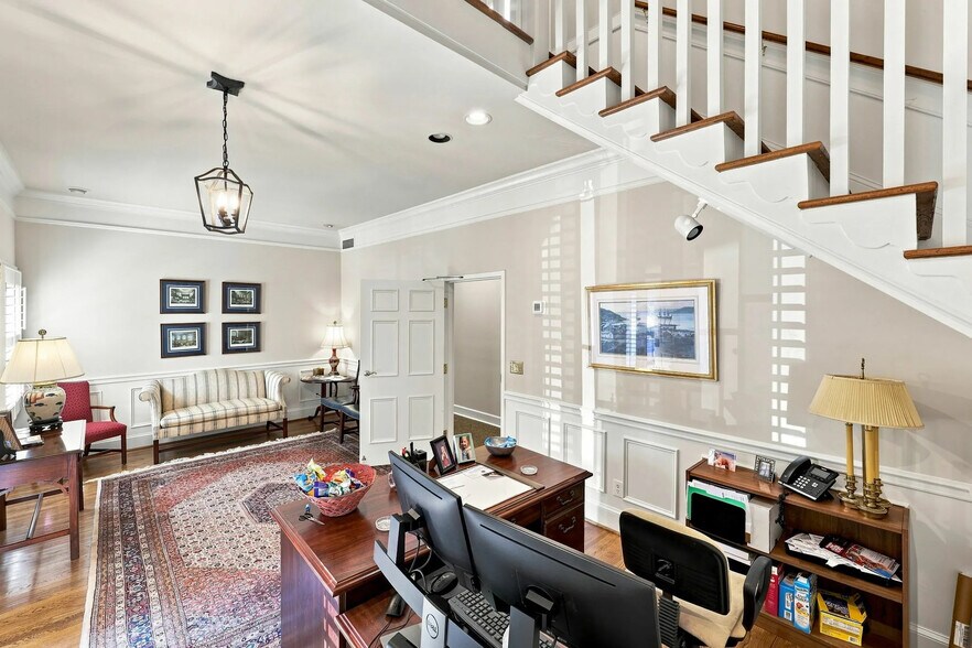 More Photos Of 459 E E Butler Pky, Gainesville Office For Sale