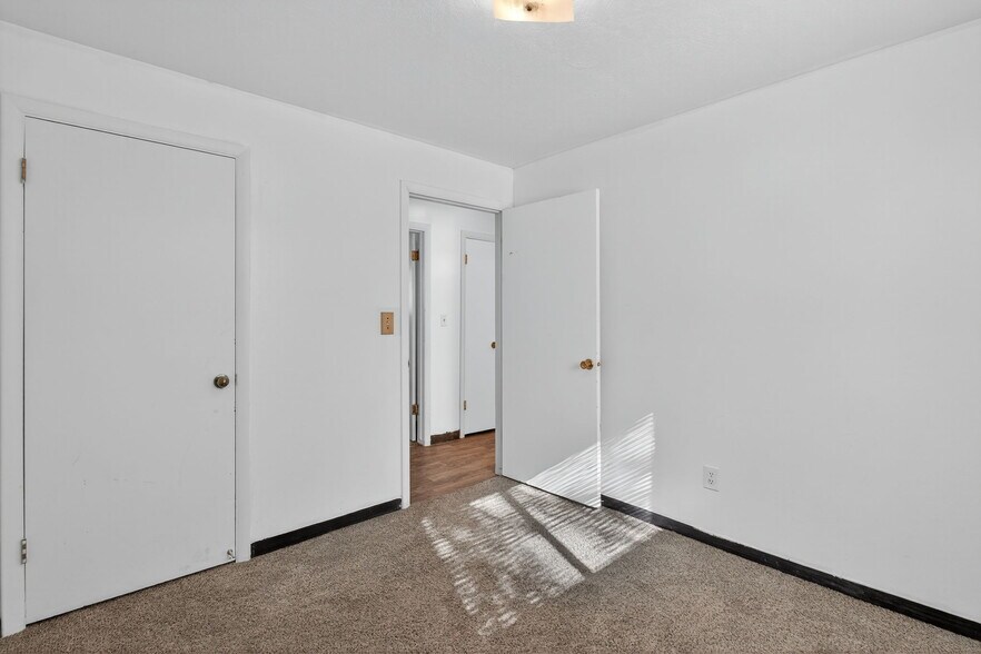 More Photos Of 1901 S 4th Ave, Pocatello Apartments For Sale