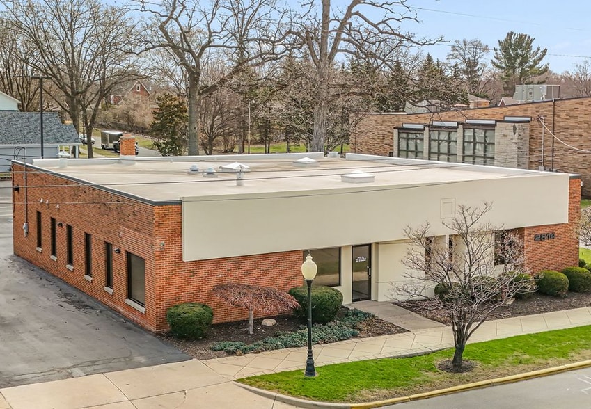 Primary Photo Of 2814 Franklin St, Michigan City Office For Sale