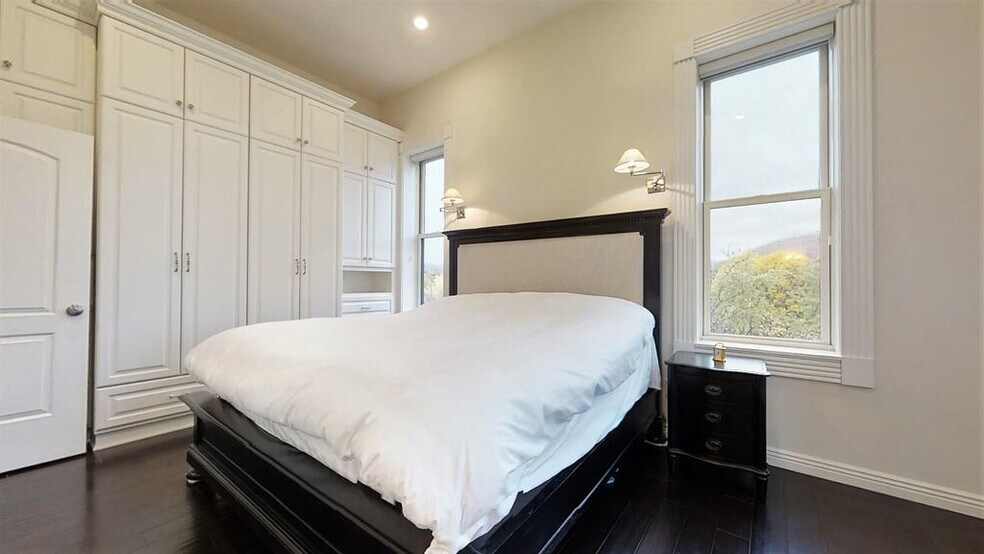 More Photos Of 29 E Market St, Corning Office Residential For Lease