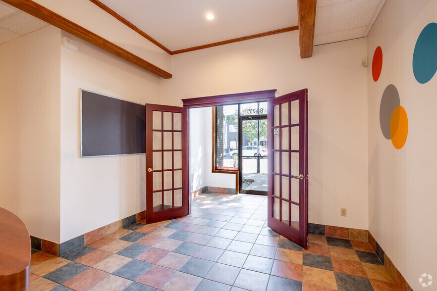 More Photos Of 8477 Rue Hochelaga, Montréal Office For Lease