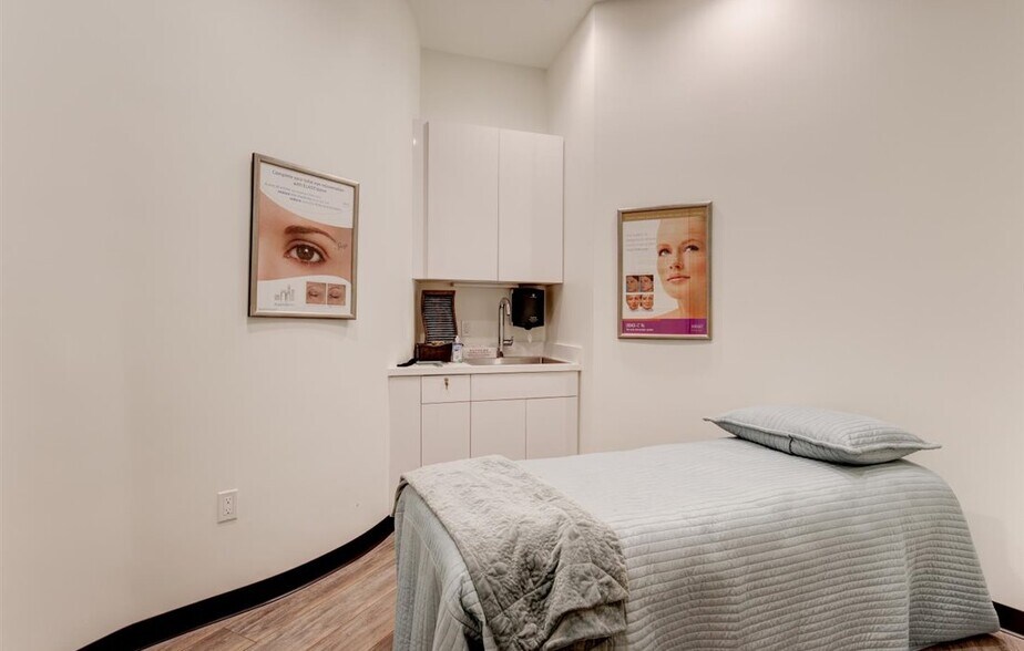 More Photos Of 9545 N Beach St, Fort Worth Medical For Lease