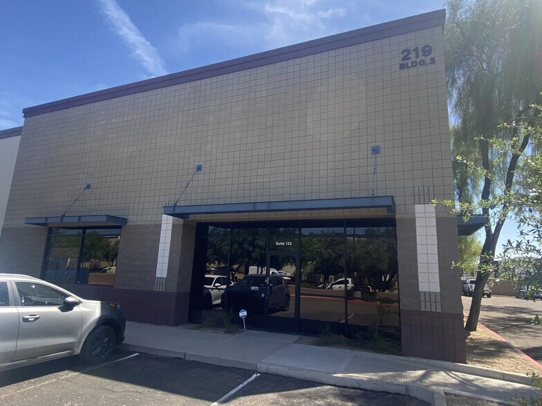 Primary Photo Of 219 S William Dillard Dr, Gilbert Showroom For Sale