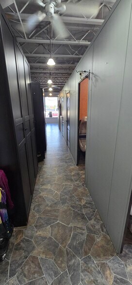 More Photos Of 10109 99 Av, Fort Saskatchewan General Retail For Lease