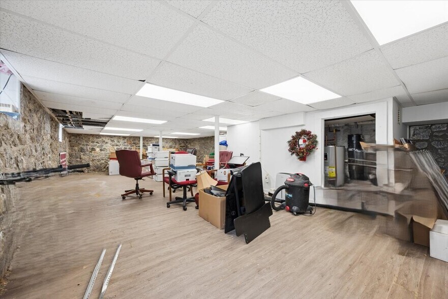 More Photos Of 6 Leigh St, Clinton Township Office For Sale