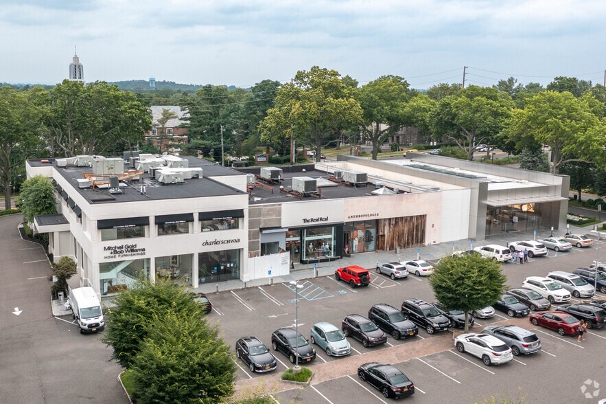 Primary Photo Of 1900 Northern Blvd, Manhasset General Retail For Lease