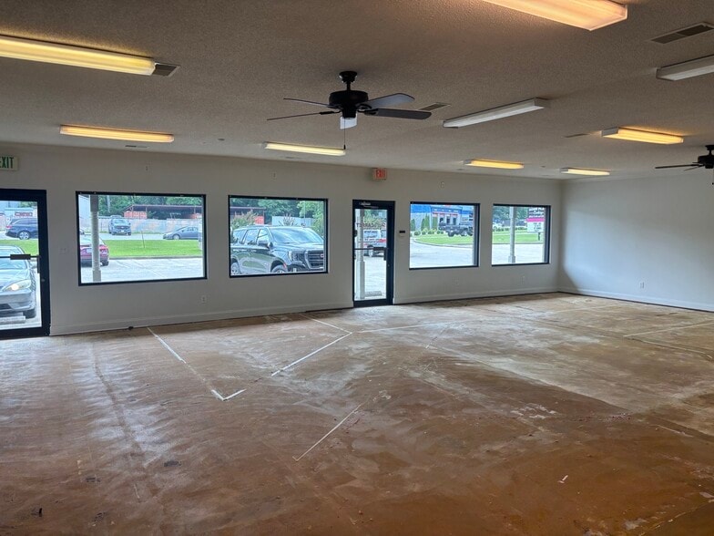 More Photos Of 5135 Cr-17 Hwy, Helena Freestanding For Lease