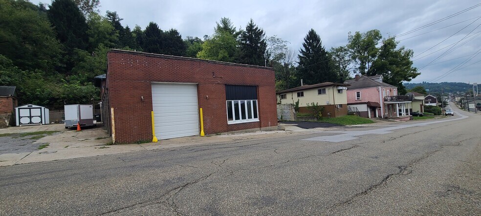 More Photos Of 515 N Lincoln Ave, Bridgeport Light Manufacturing For Lease