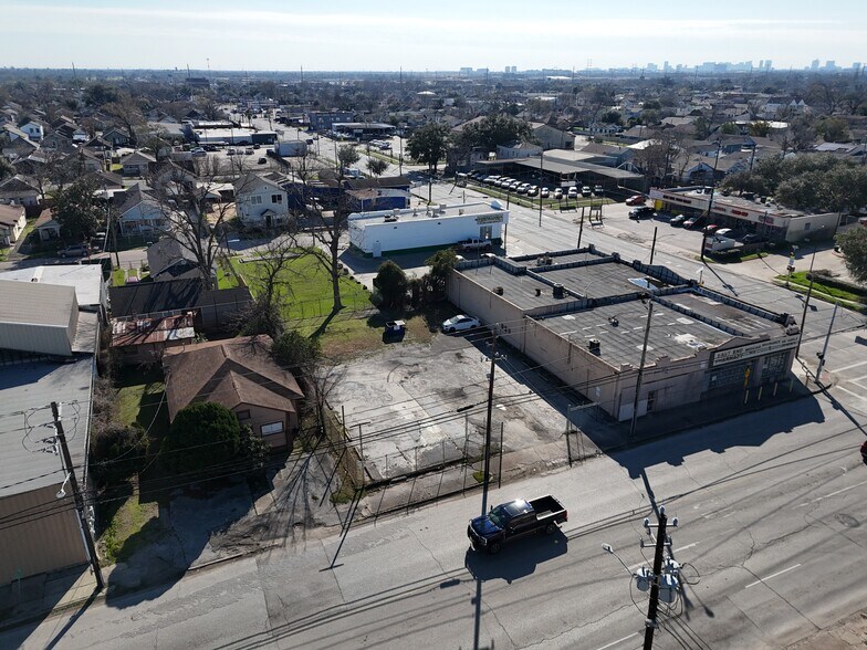 More Photos Of 6802 Navigation Blvd, Houston General Retail For Sale