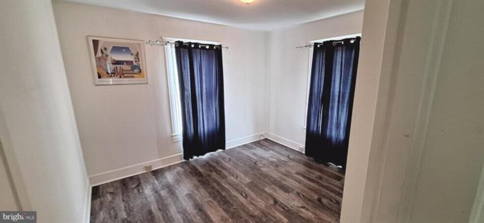 More Photos Of 603 Roslyn ave, Cambridge Specialty For Sale