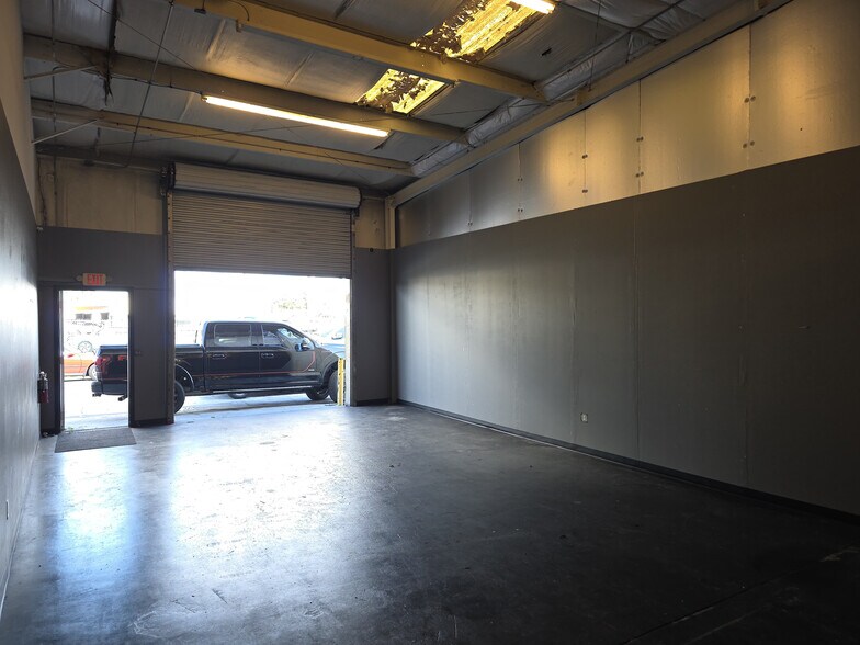 More Photos Of 1304 22nd St, Orlando Warehouse For Lease