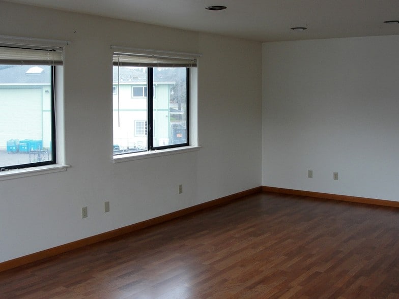 More Photos Of 5670 W End Rd, Arcata Warehouse For Lease