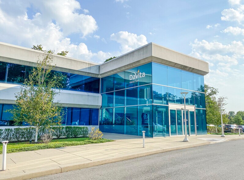 More Photos Of 611 W Hartsdale Ave, White Plains Medical For Lease