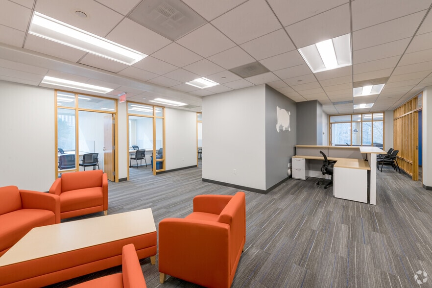 More Photos Of 400 Crown Colony Dr, Quincy Office For Lease