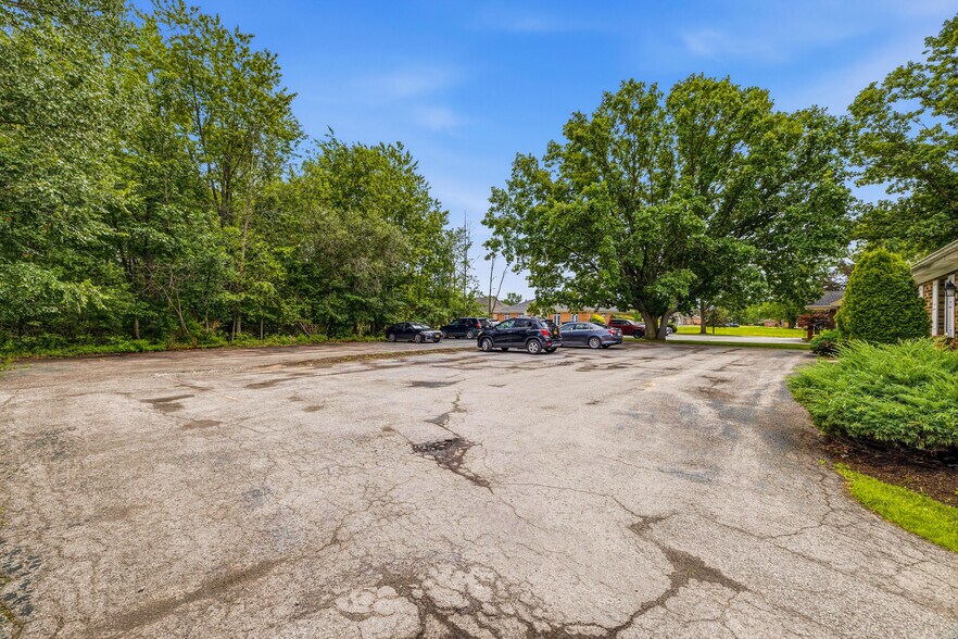 More Photos Of 690 Davison Rd, Lockport Office For Sale