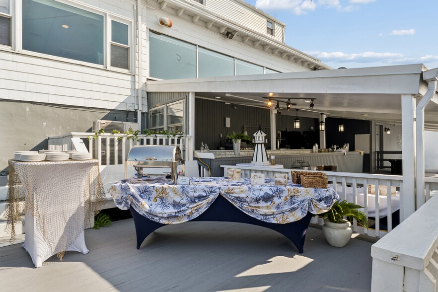More Photos Of 62 Cove St, New Haven Specialty For Sale