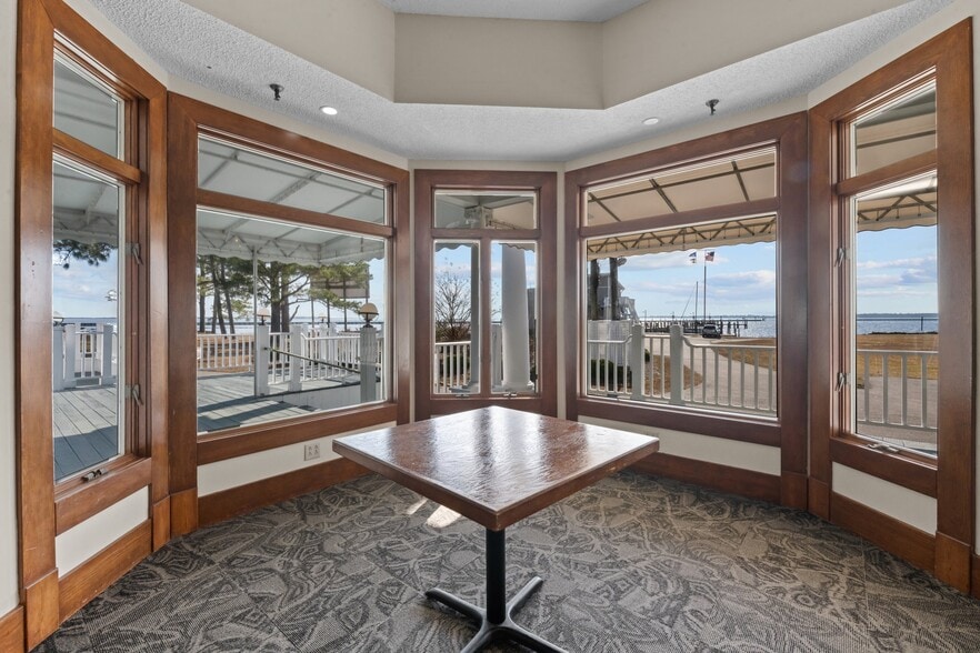 More Photos Of 738 E Main St, Belhaven Hotel For Sale