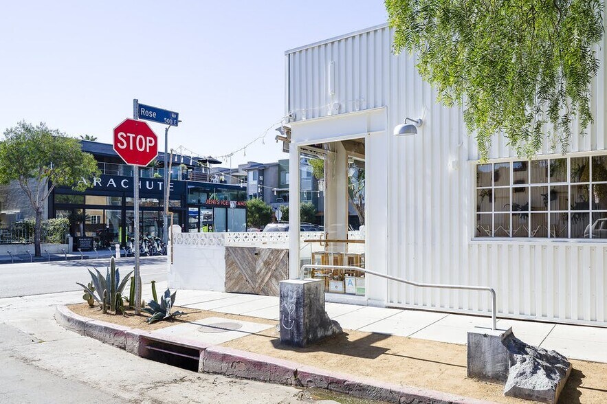 More Photos Of 533 Rose Ave, Venice Restaurant For Sale