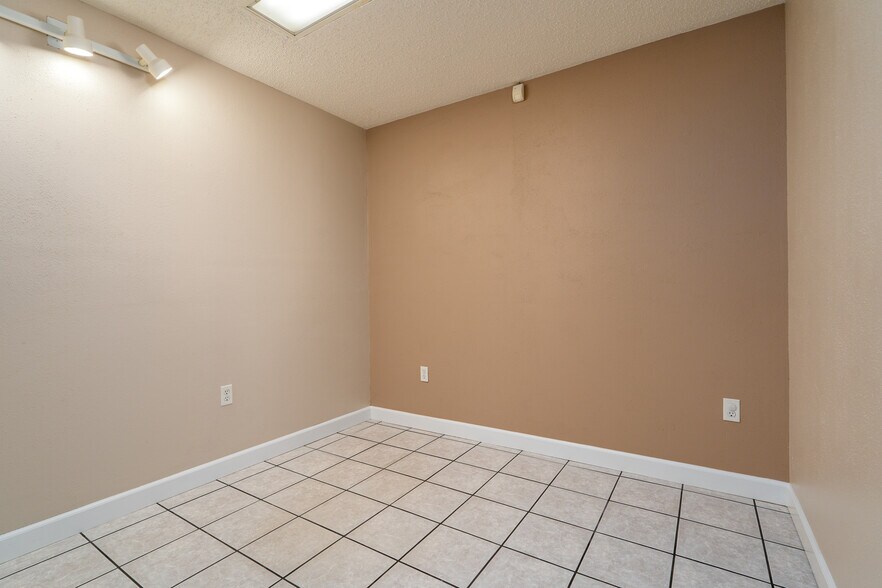 More Photos Of 4917 Maryville Rd, Granite City Medical For Sale