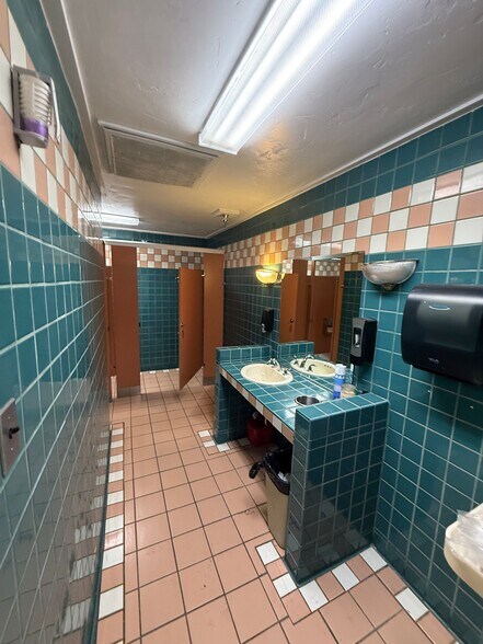 More Photos Of 1716 W Main St, Mesa Restaurant For Sale