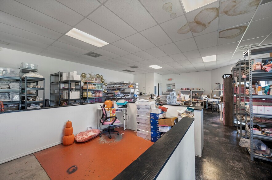More Photos Of 5260 Duncan Rd, Punta Gorda Showroom For Sale