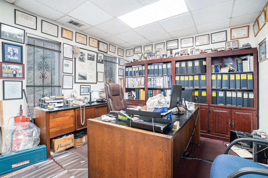 More Photos Of 5965 Memorial Dr, Stone Mountain Auto Repair For Sale