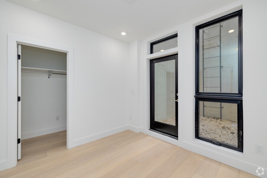 More Photos Of 2007 Cambridge St, Philadelphia Apartments For Sale