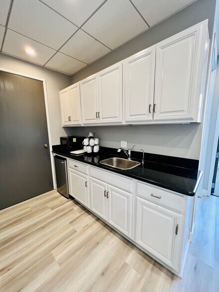 More Photos Of 11965 Venice Blvd, Los Angeles Loft Creative Space For Lease