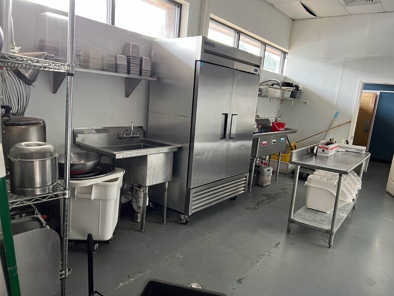 More Photos Of 59 N Main St, Bristol Unknown For Lease