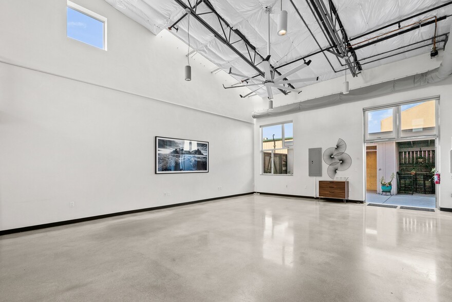 More Photos Of 108 High Rd, Santa Cruz Flex For Sale
