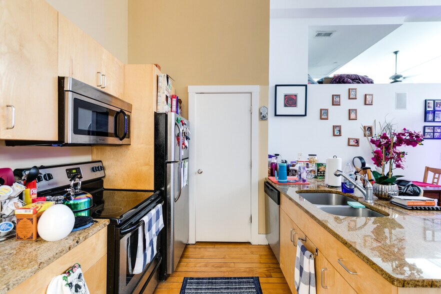 More Photos Of 141 E Wythe St, Petersburg Apartments For Sale