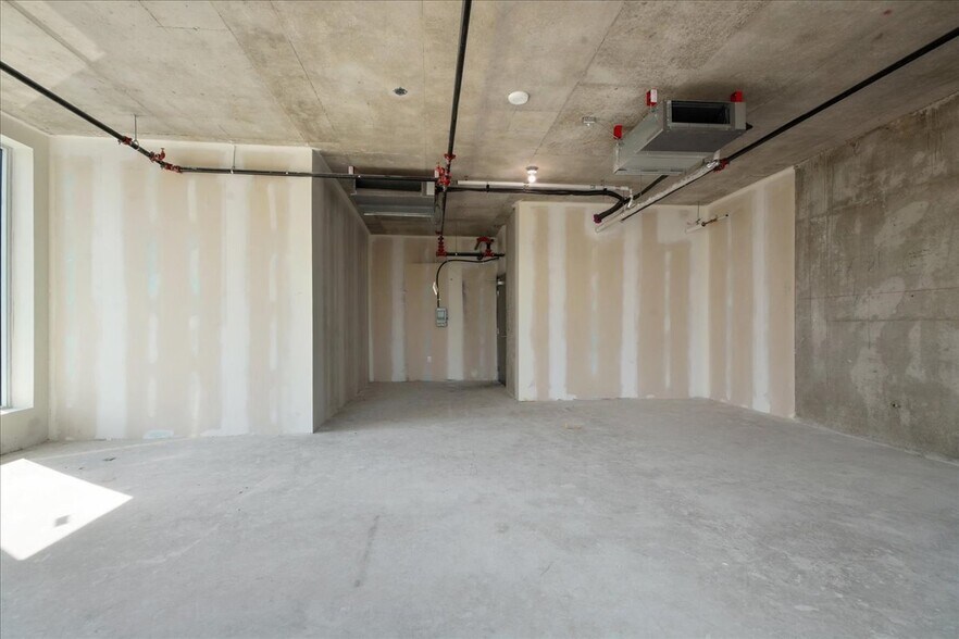 More Photos Of 600 Dixon Rd, Toronto Hotel For Sale