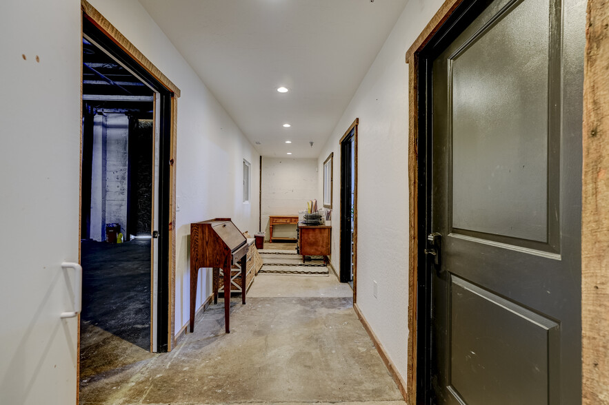 More Photos Of 222 1/2 S Montezuma St, Prescott Industrial For Lease