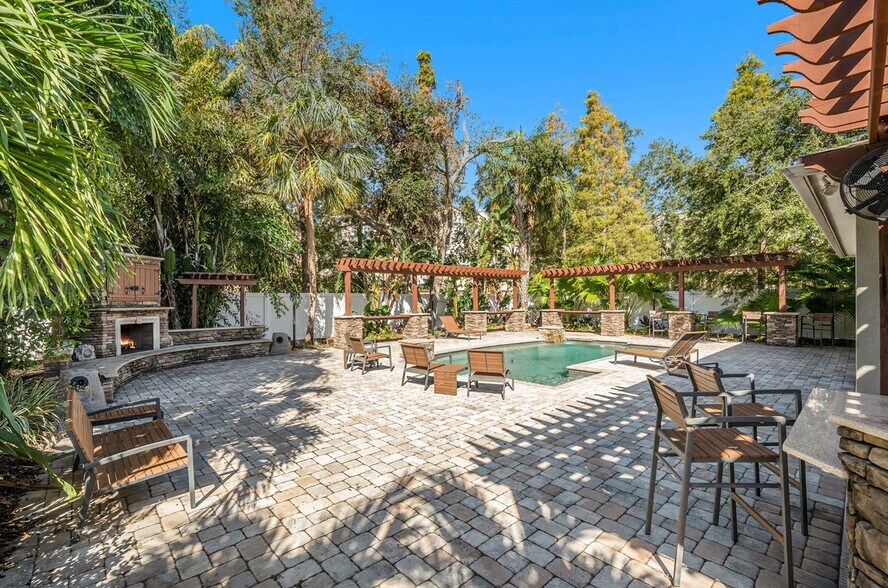 More Photos Of 5701 S Macdill Ave, Tampa Medical For Sale