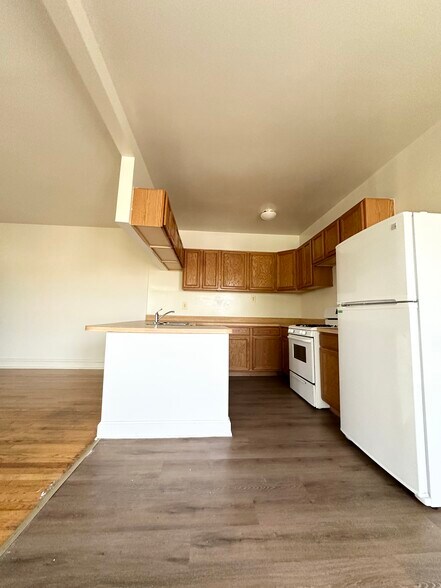 More Photos Of 9001 S Ashland Ave, Chicago Apartments For Sale