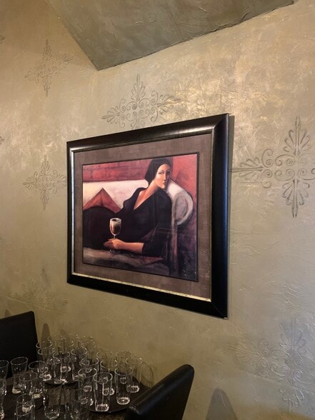 More Photos Of 307 N Broadway, Green Bay Restaurant For Sale