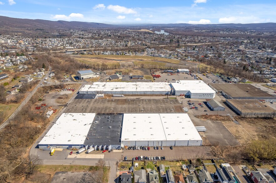 More Photos Of 232 Division St, Kingston Warehouse For Lease