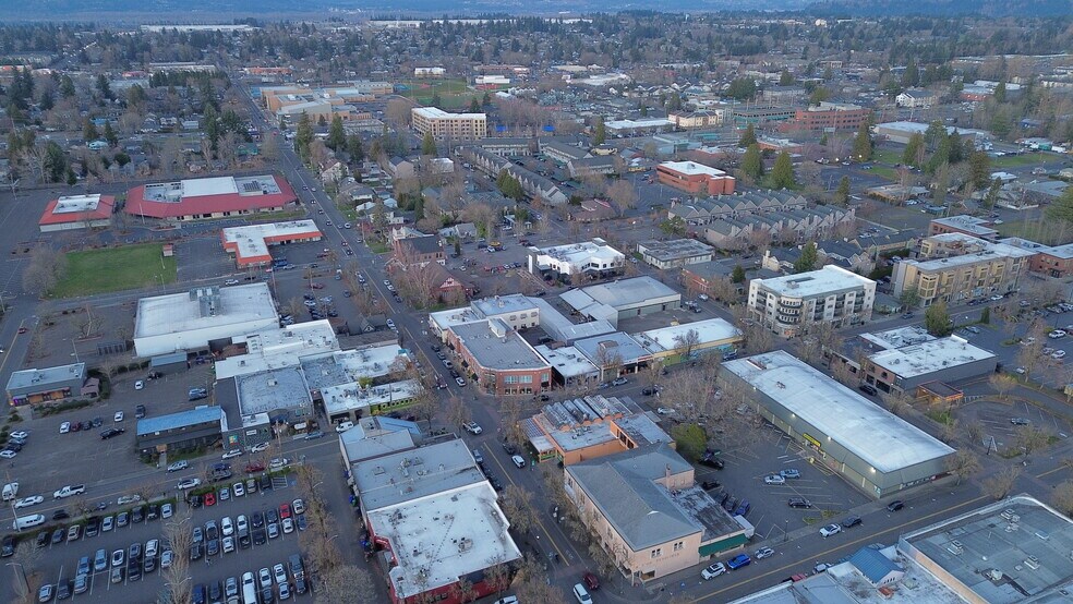 More Photos Of 211 NE Roberts Ave, Gresham Freestanding For Sale