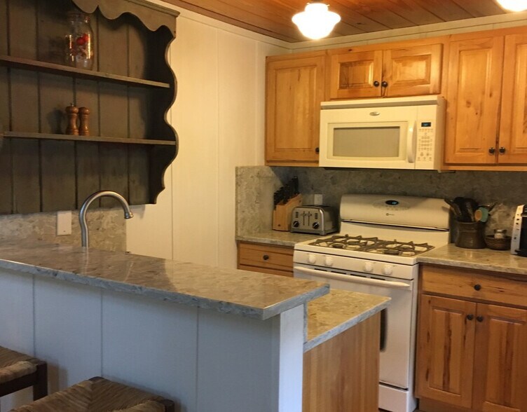 More Photos Of 1001 Front St, Welaka Hotel For Sale