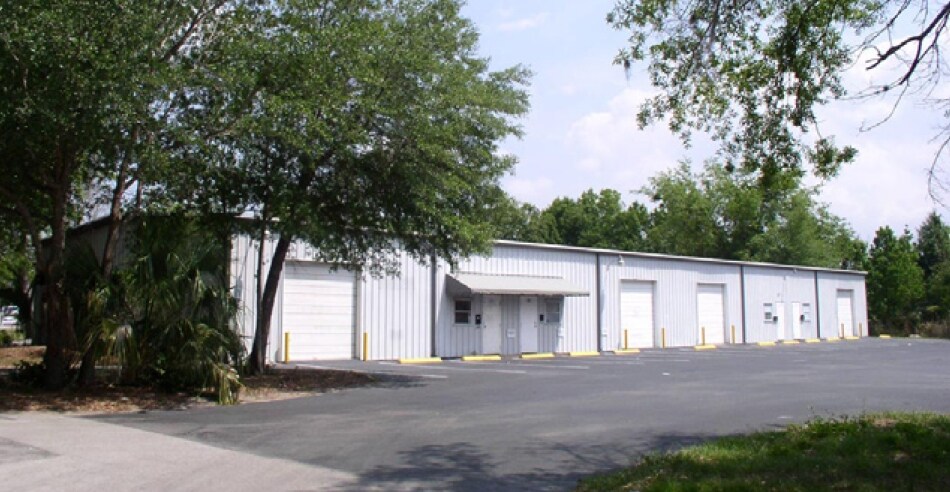 More Photos Of 100-106 Commerce St, Longwood Warehouse For Lease