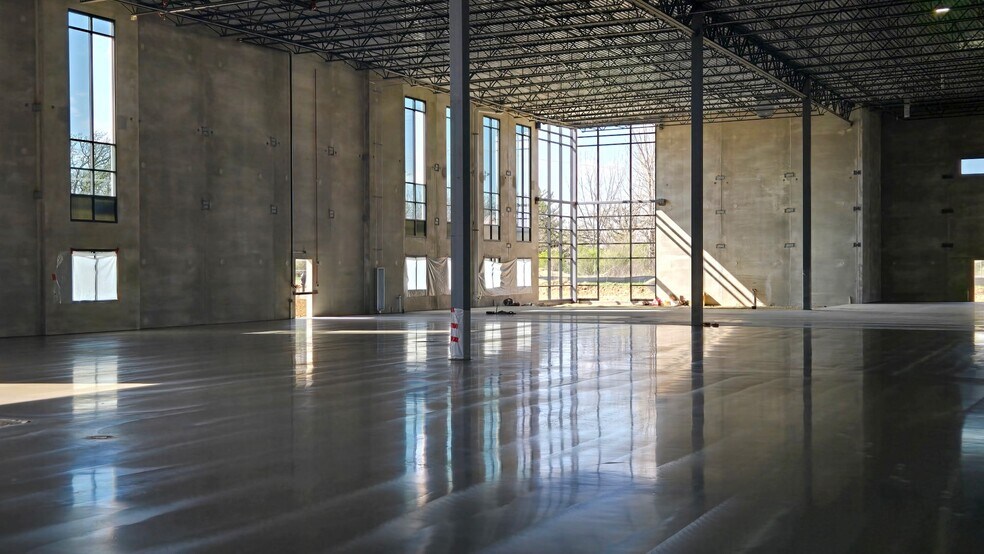 More Photos Of 13700 IL Route 47, Huntley Warehouse For Lease