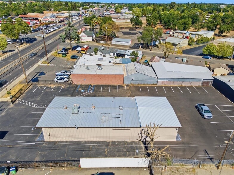 More Photos Of 4554 Auburn Blvd, Sacramento Auto Dealership For Sale